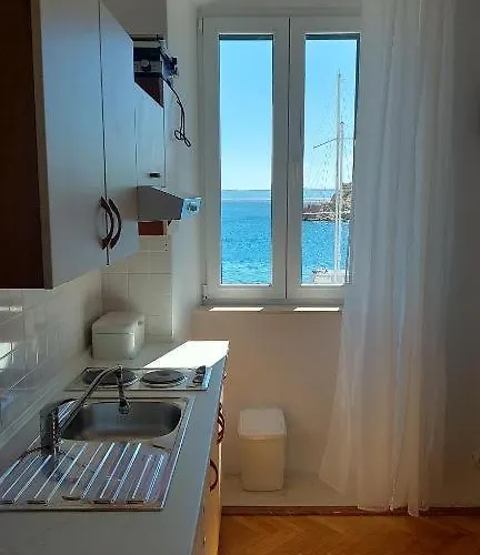 Daire Vele With Parking And Sea View *